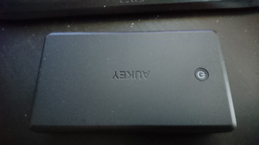 Aukey 30 000mAh virtapankki on kookas